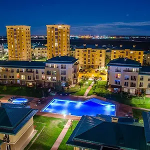  Apartament Luxury With Pool In North Bucharest România